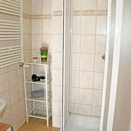 Mit Terrasse O Balkon Ostseebad Goehren Ha גוהרן