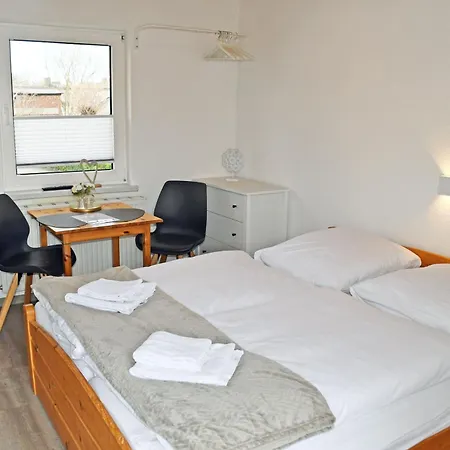 וילה Mit Terrasse O Balkon Ostseebad Goehren Ha גוהרן