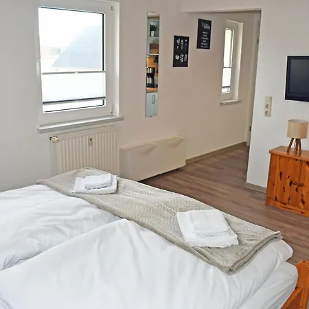 Mit Terrasse O Balkon Ostseebad Goehren Ha